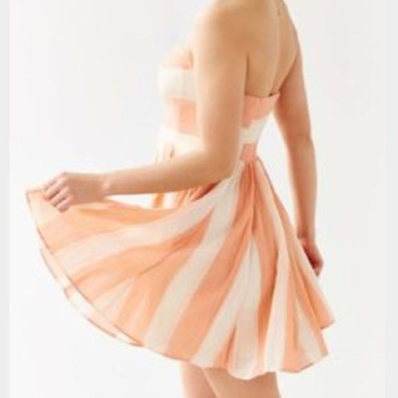 NWT Urban Outfitters Kimchi Blue Strapless Mini Dress - Picture 3 of 11